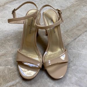 Donald Pliner Patent Tan Sandals Shoes 7.5